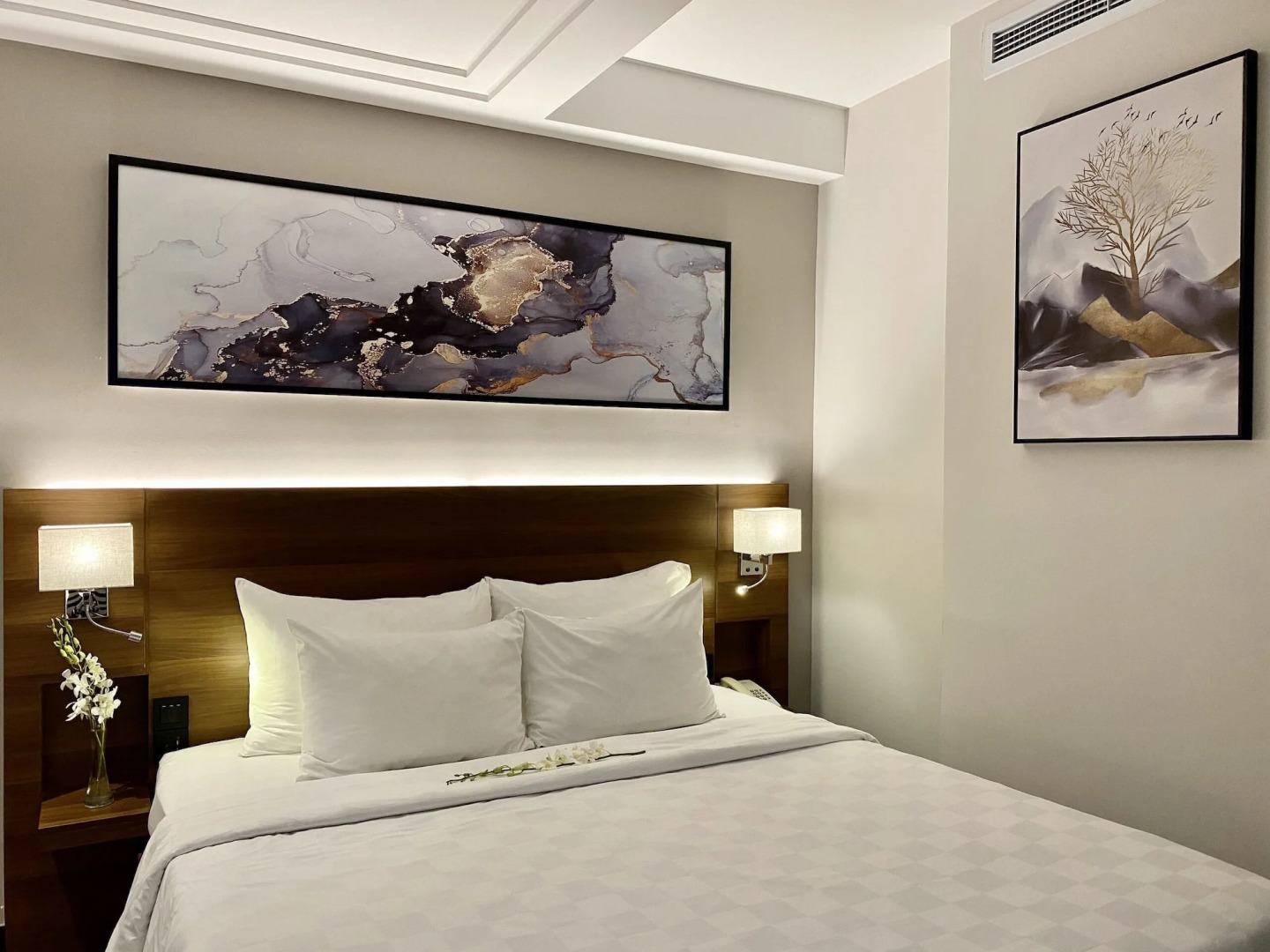 Central Park Saigon Hotel