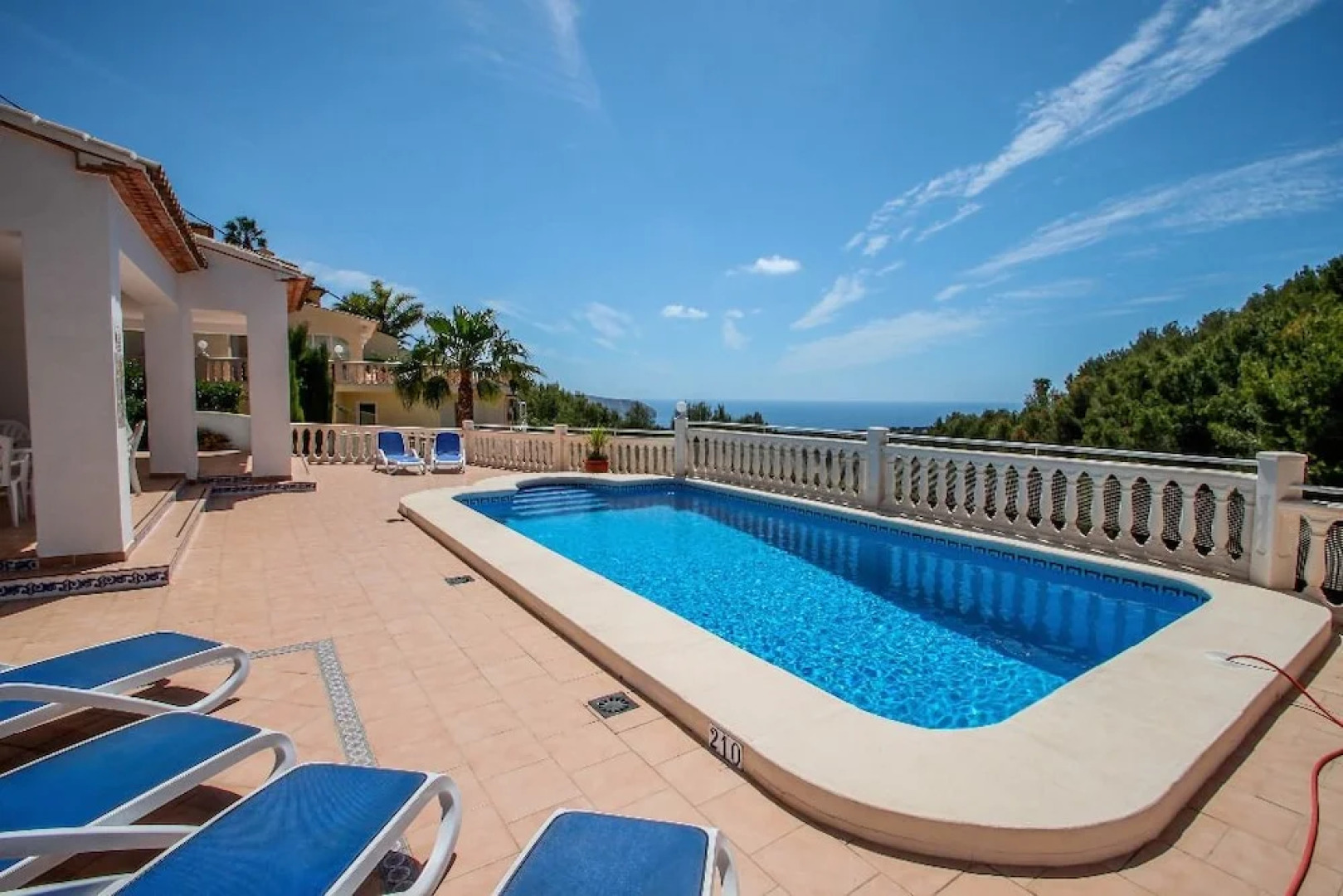 Suerte - sea view villa with private pool in Moraira
