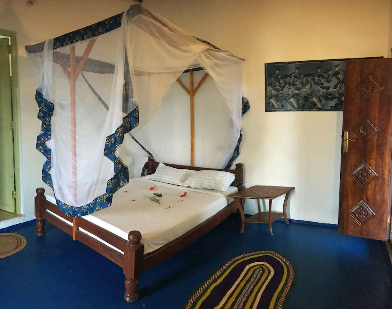 Mabwe Roots Bungalows