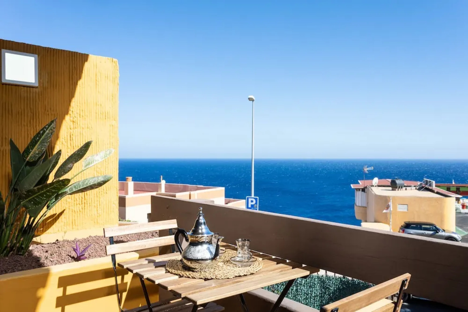 HomeLike Stunning Ocean Views Radazul