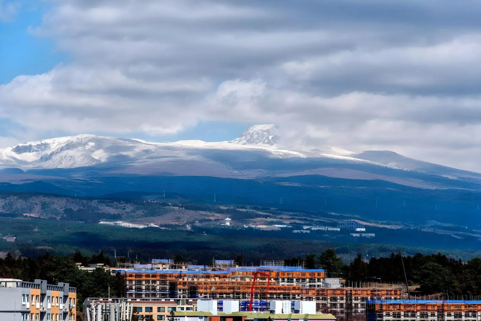 Jungmoon J Hill & City Hotel