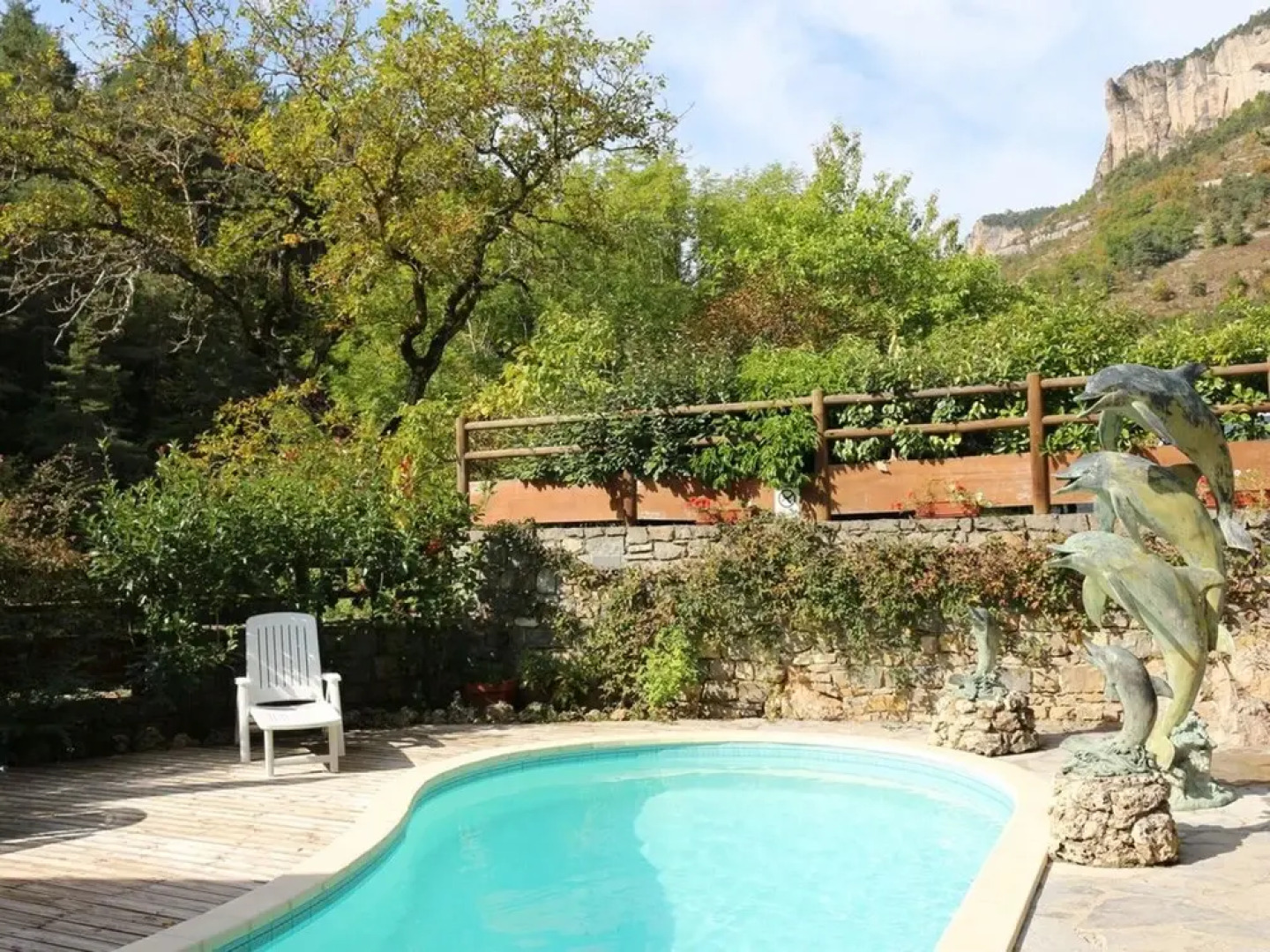 Villa With 4 Bedrooms In Saint-pierre-des-tripiers, With Wonderful Lake View, Private Pool, Furnished Garden - 41 Km From The Slopes