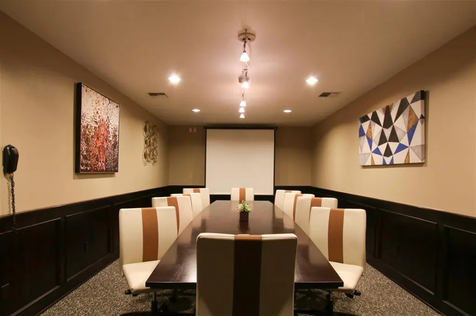 Oxford Suites Downtown Spokane