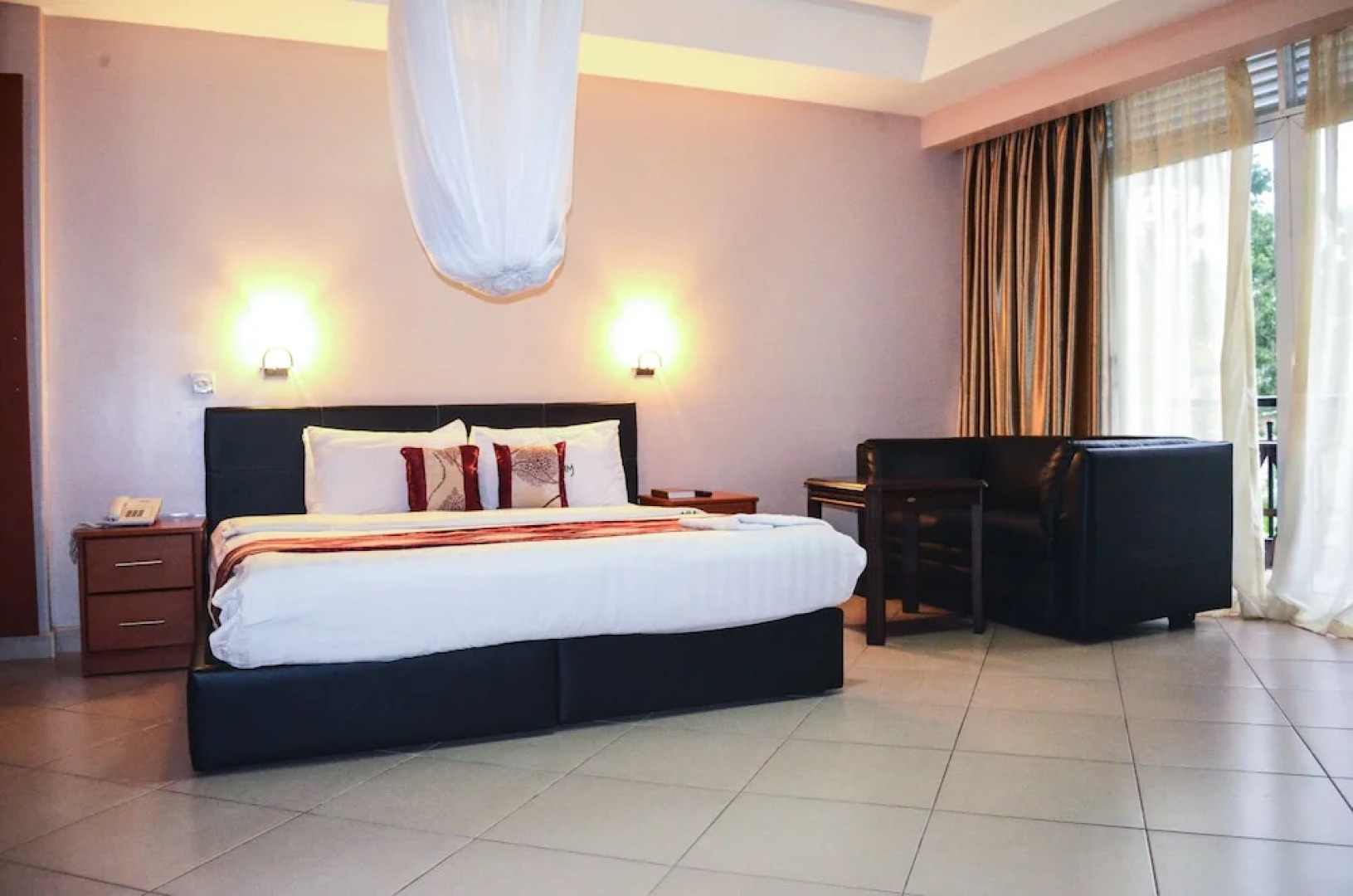 Wash and Wills Hotel