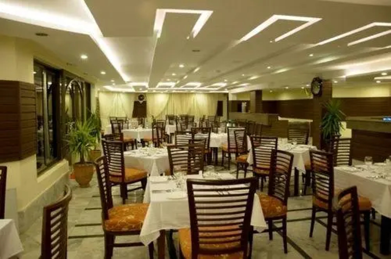 Chinar Family Resort