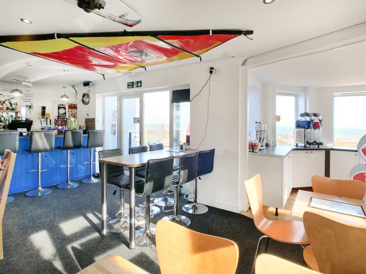 The Waves Bar Cafe B and B Hotel