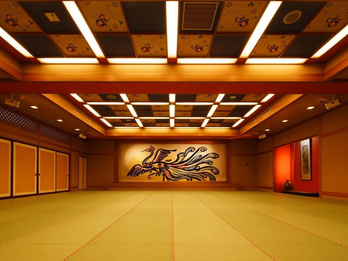 Hotel Hoho "A hotel overlooking the Echigo Plain and the Yahiko mountain range"