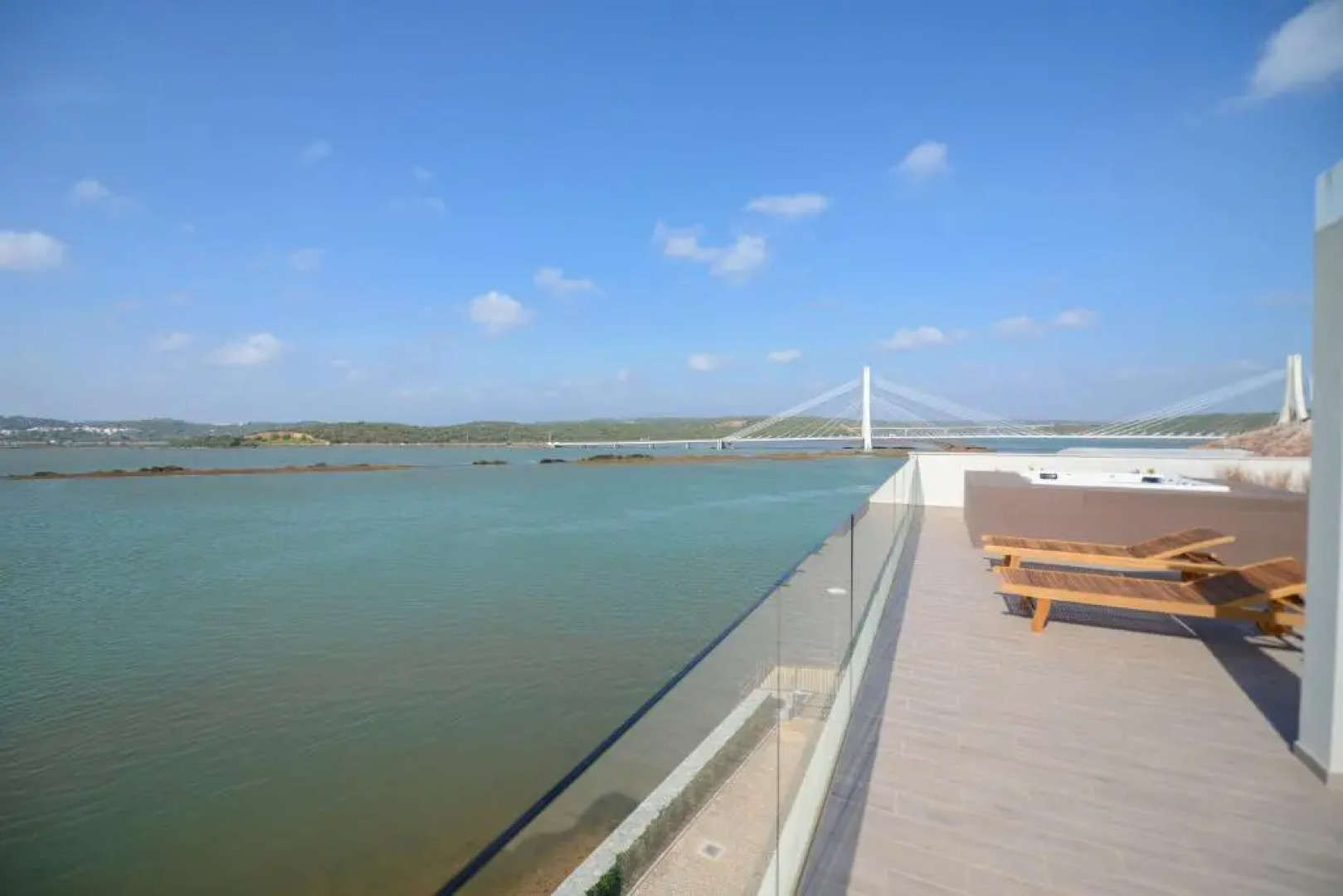 Arade Riverside Modern Apartment