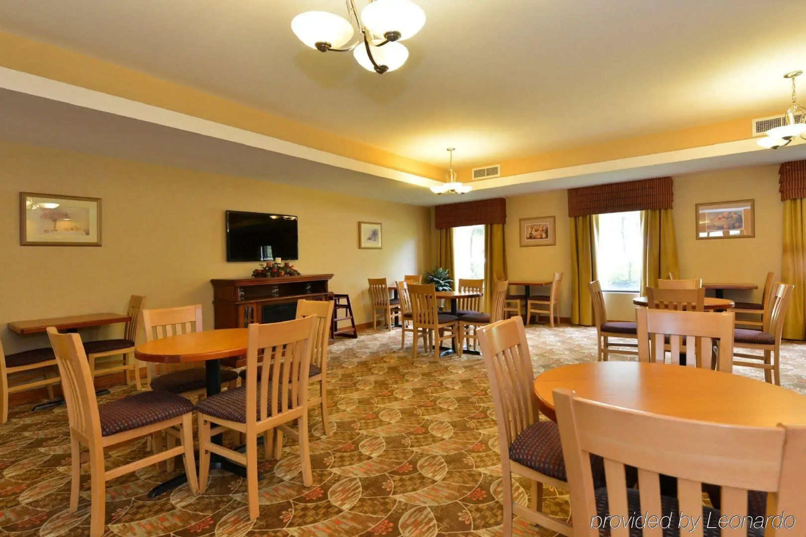 Holiday Inn Express Hotel & Suites Petersburg-Dinwiddie by IHG