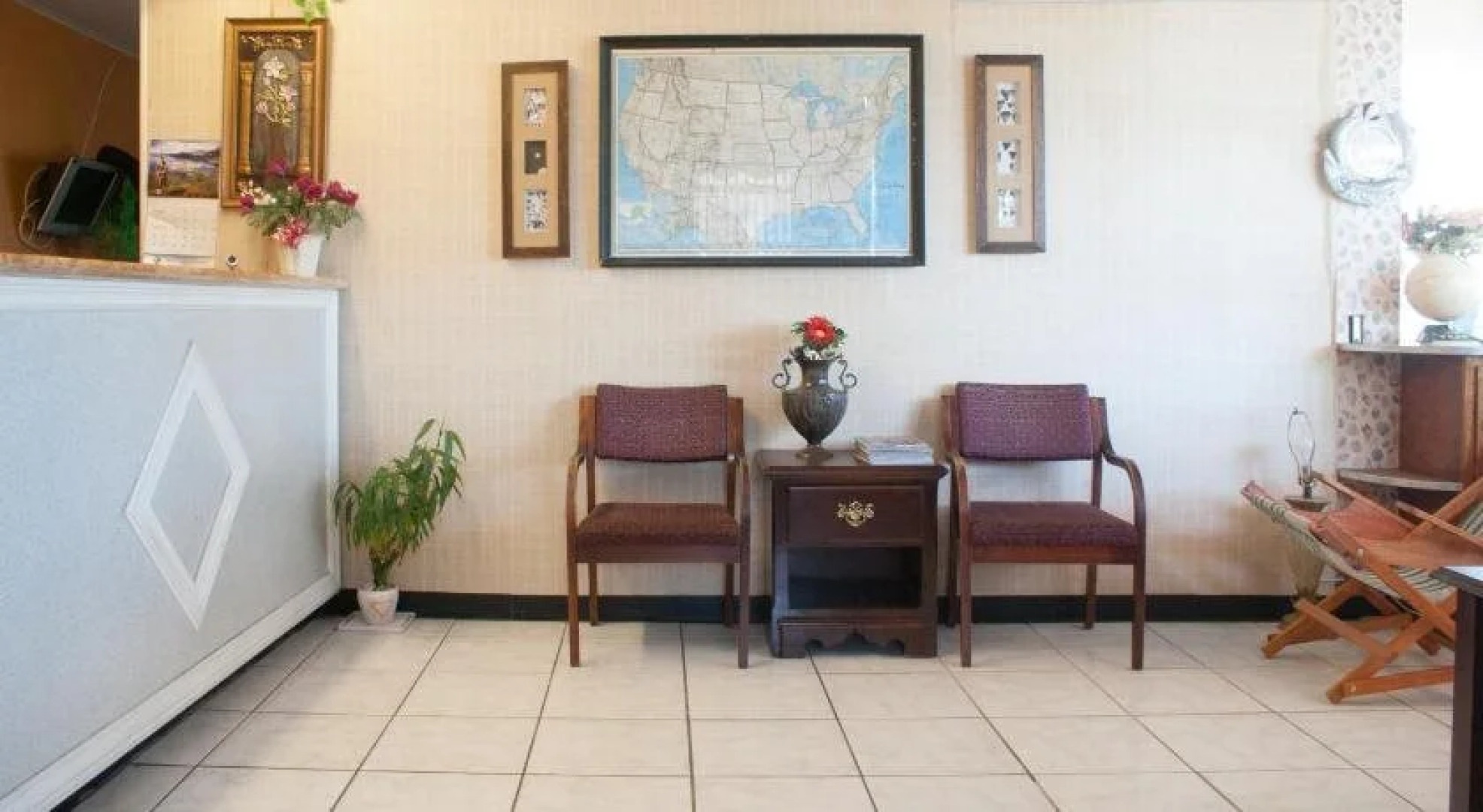 Nassau Holiday Motel