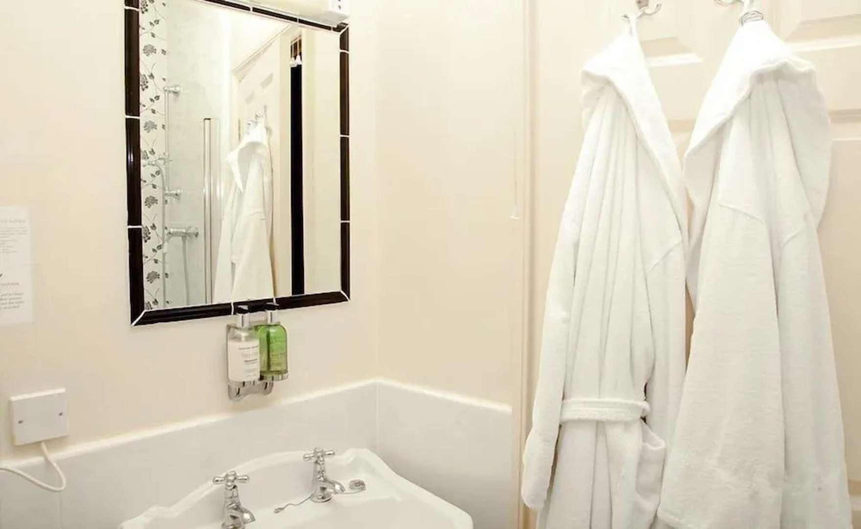 Fox & Hounds Country Hotel