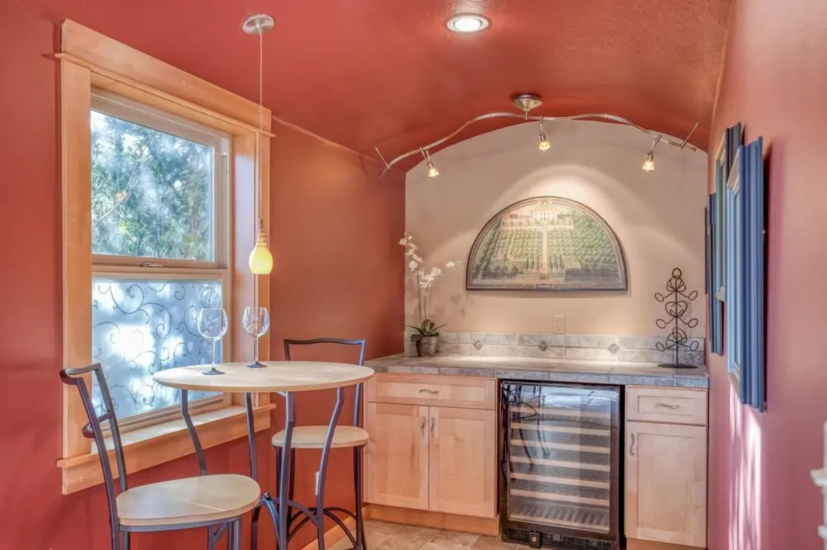 Moon Over Manzanita (MCA 1549)