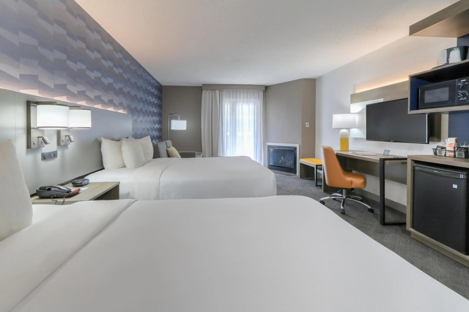 Comfort Inn & Suites At Dollywood Lane