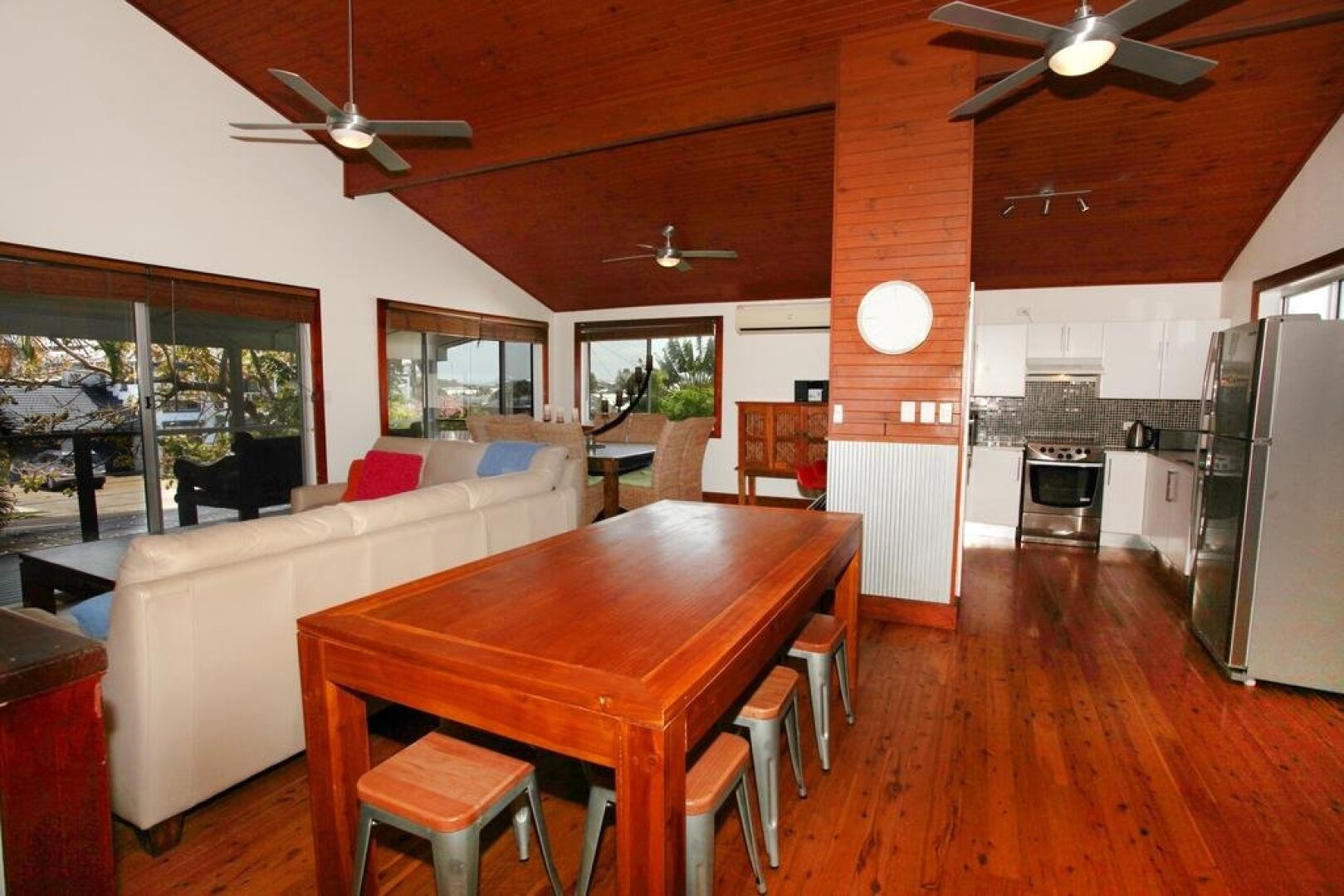 Mayfield 23 Holiday House