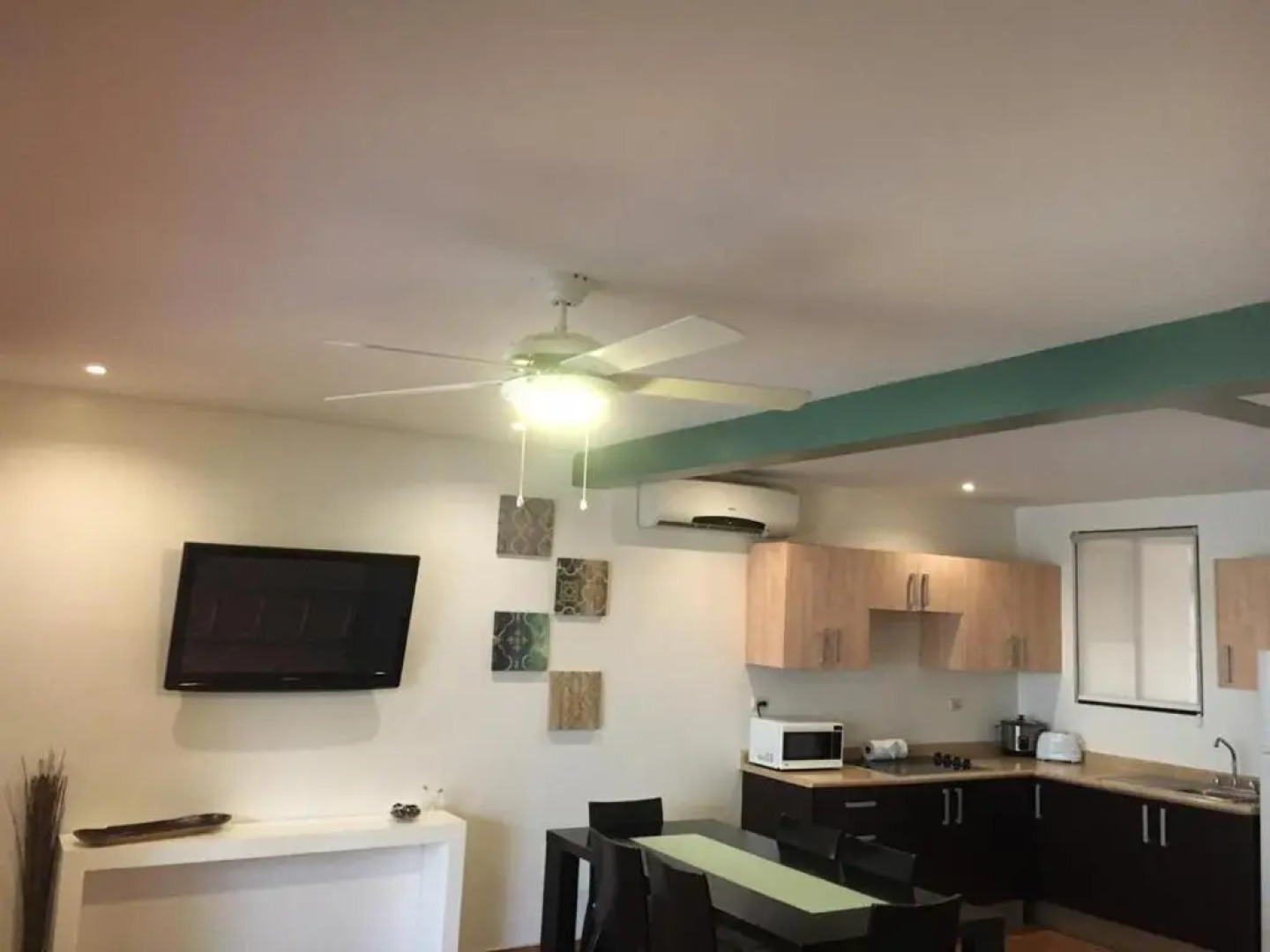 Tropical Gardens - Suites and Apartments