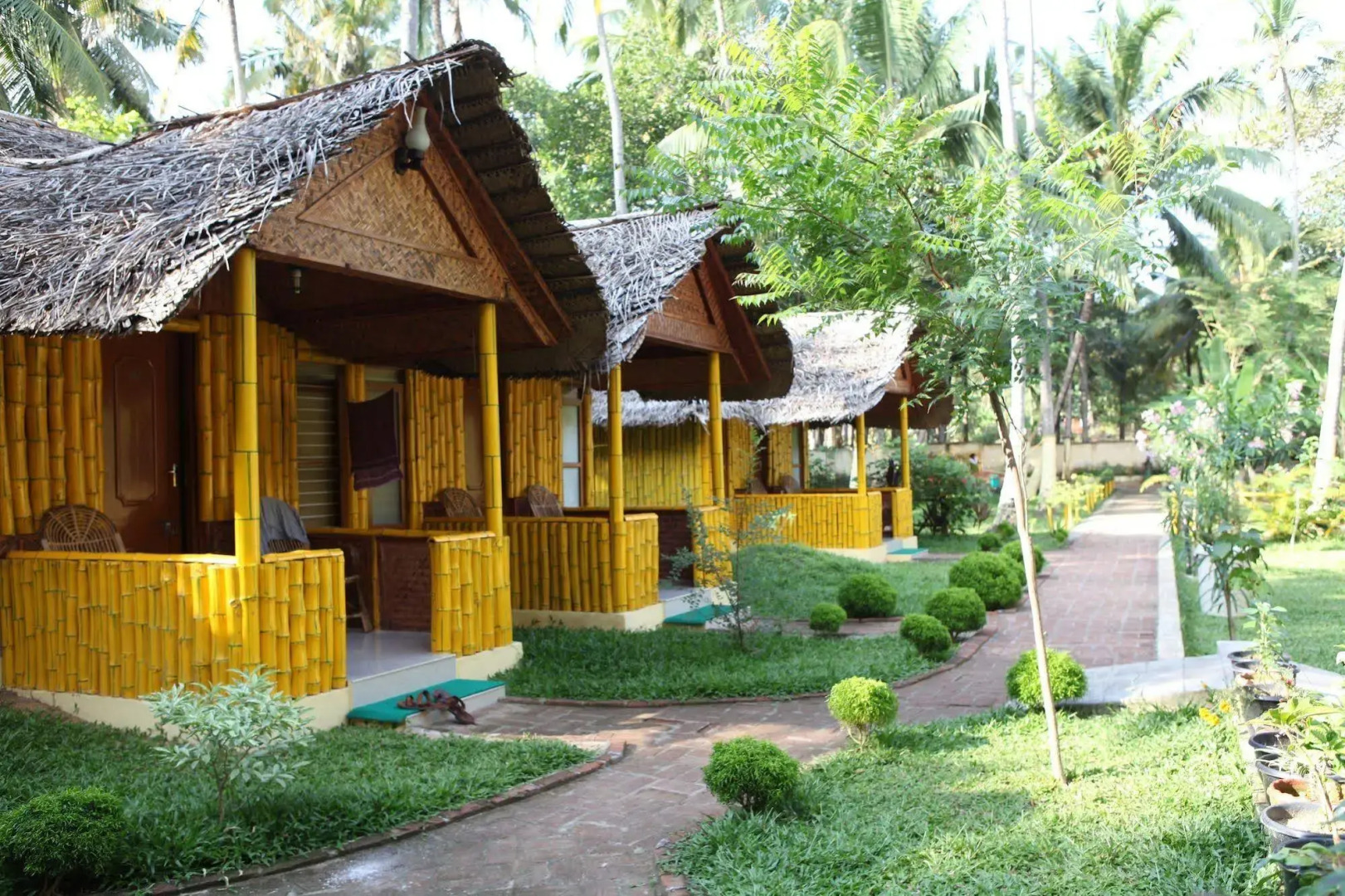 Savithri Inn Bamboo Cottages & Resorts