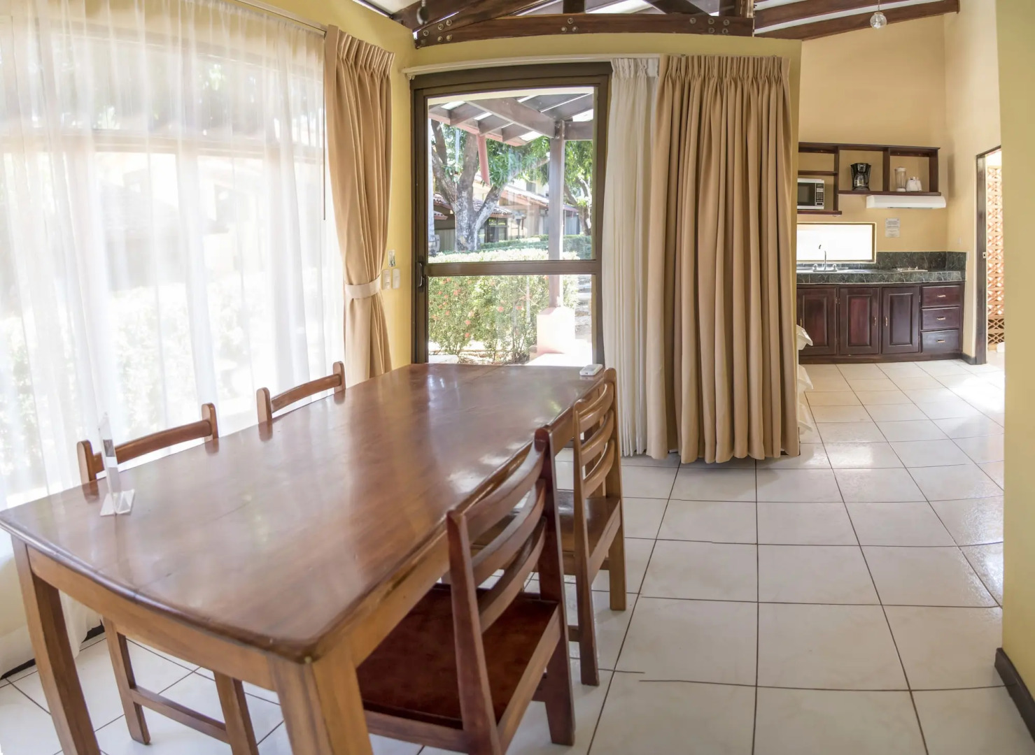 Nacazcol - Playas del Coco