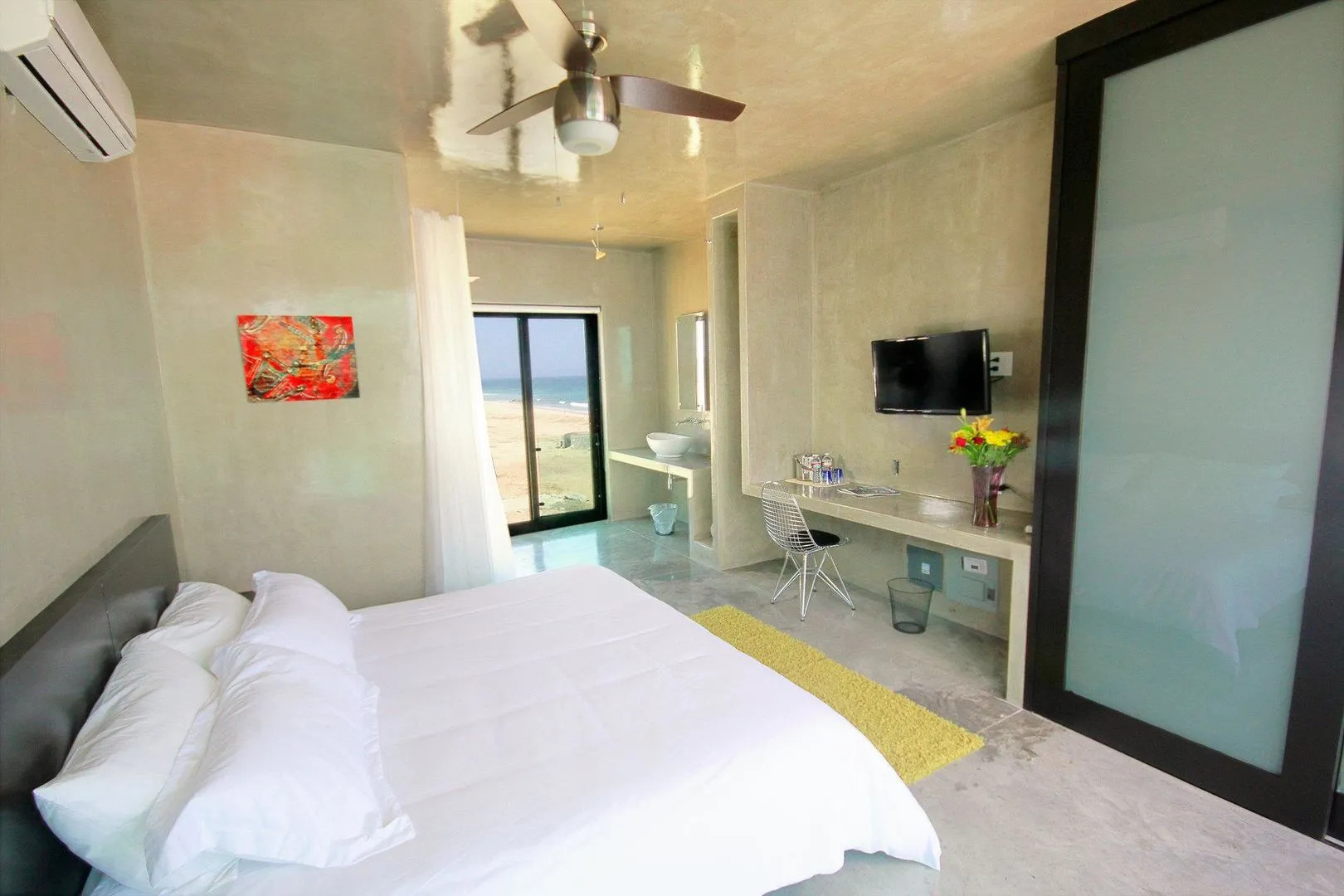 Vidasoul Hotel and Crossroads Country Club Restaurant