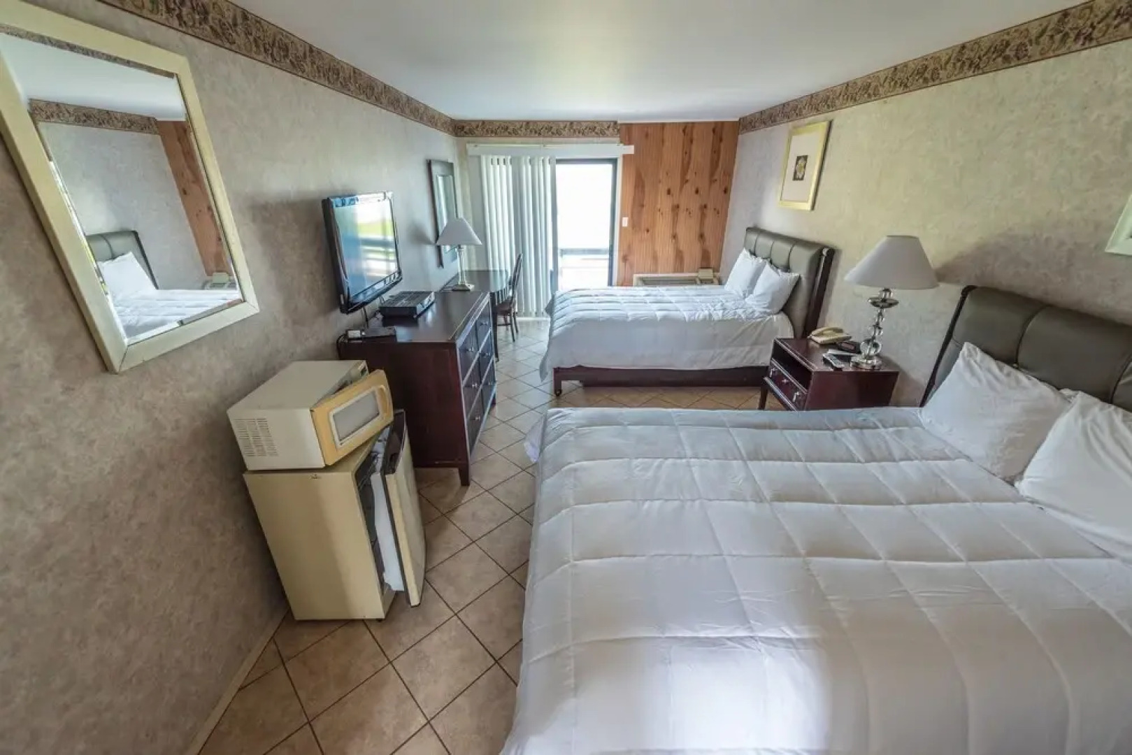 Rodeway Inn at Somers Cove Marina