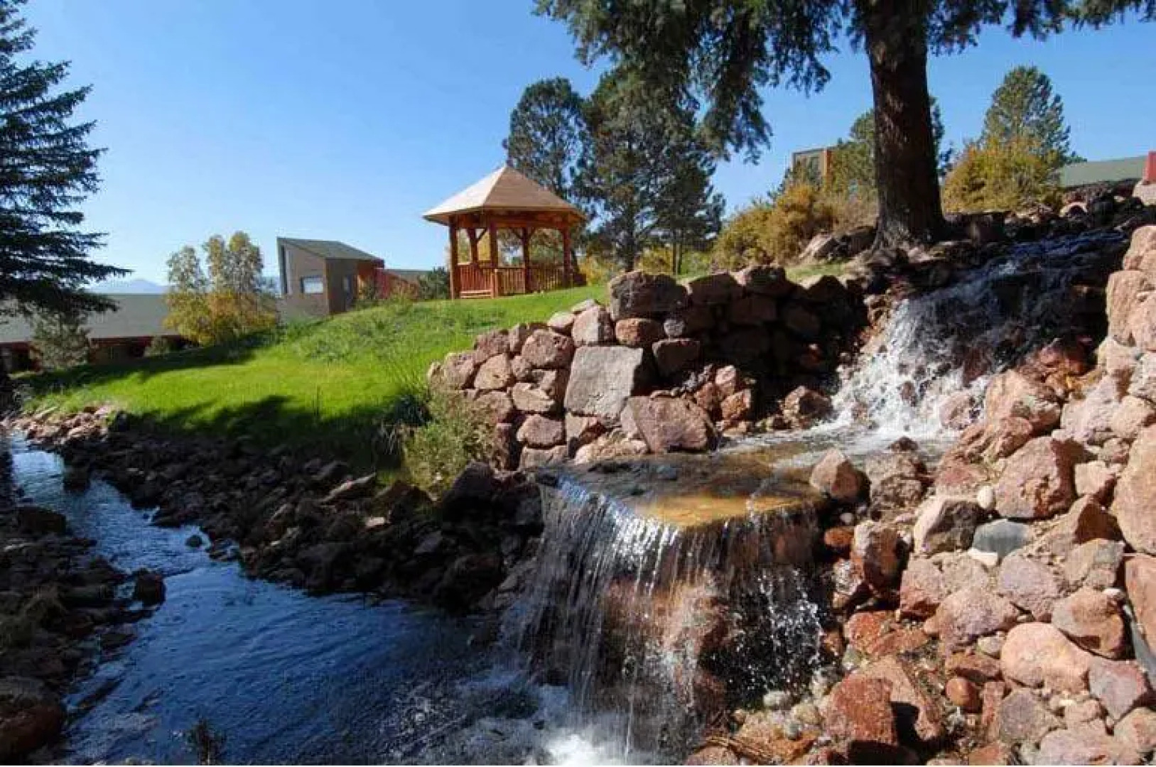 Bridgepointe Inn & Suites