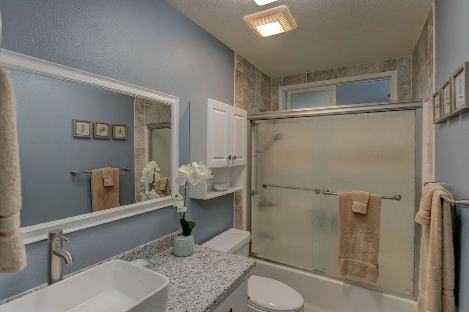 Hale Hokua O Nalu 3 Bedroom Home by Redawning