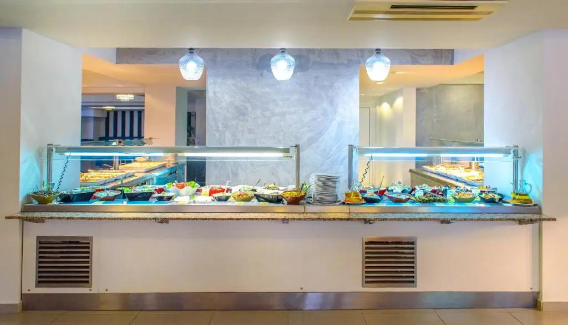 Lagomandra Beach & Suites