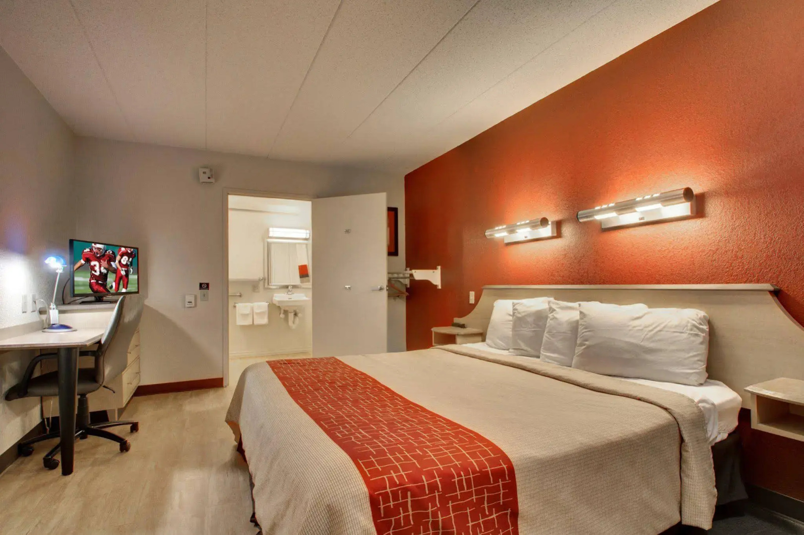 Red Roof Inn St Louis - Westport/ Maryland Heights