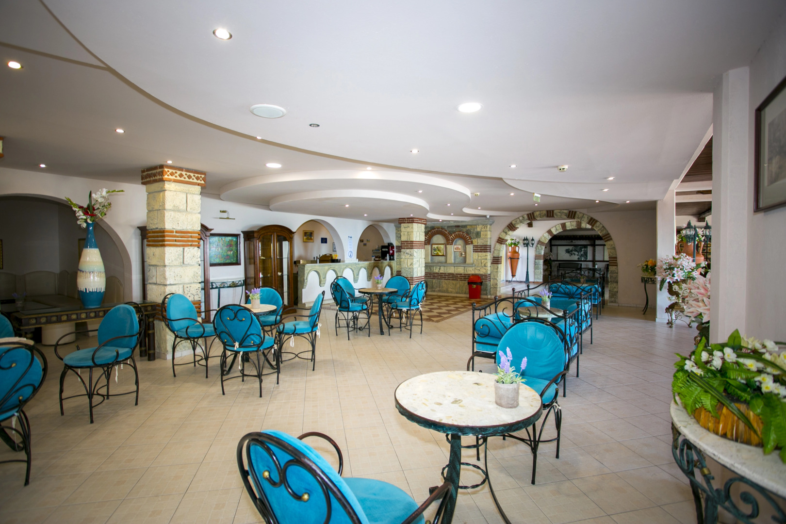 Elenite Holiday Village