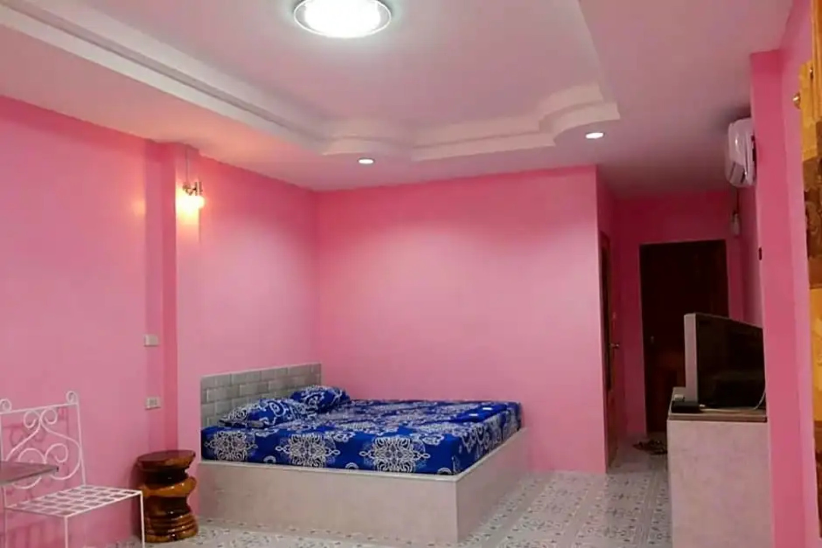 OYO 1092 Sea Of Love