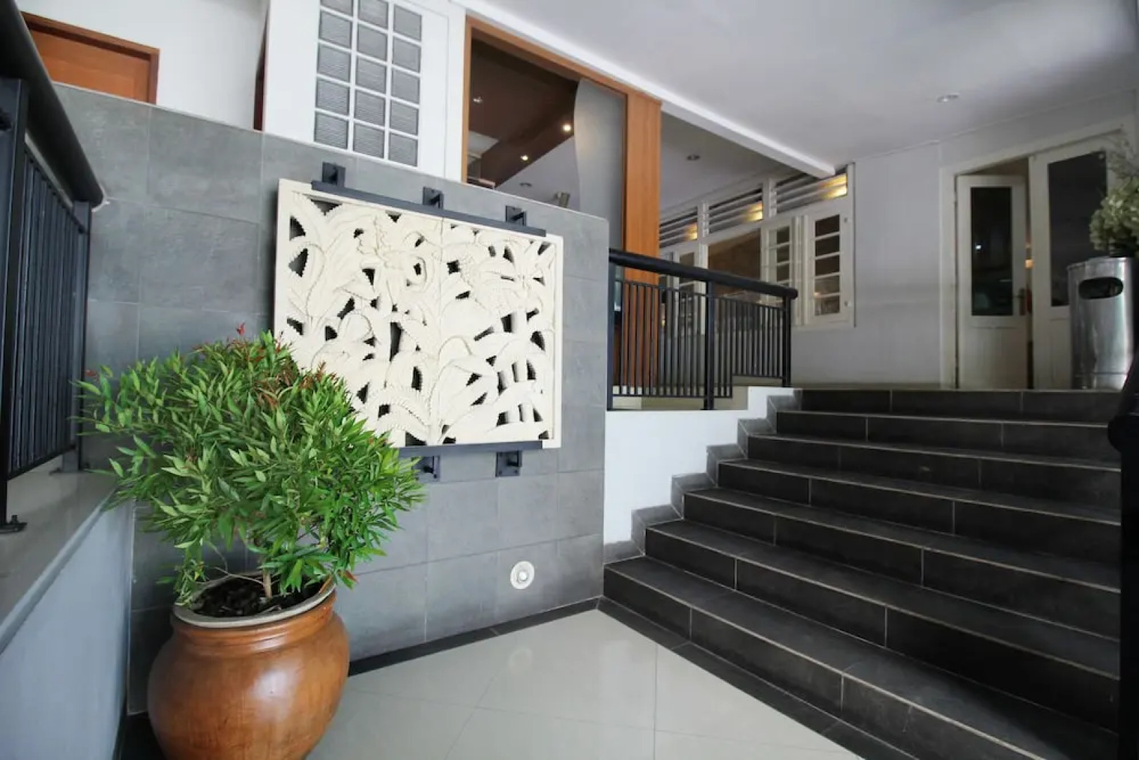 Airy Wenang Sam Ratulangi 199 Manado