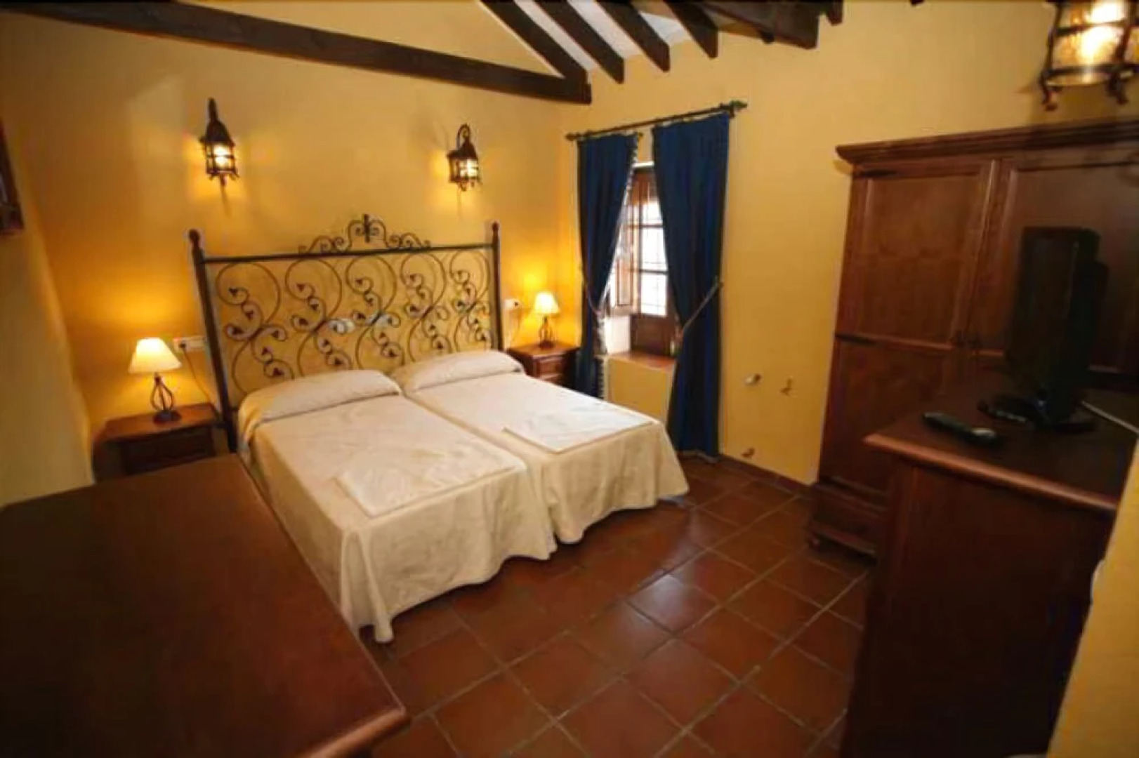 Casona Los Moriscos Hotel