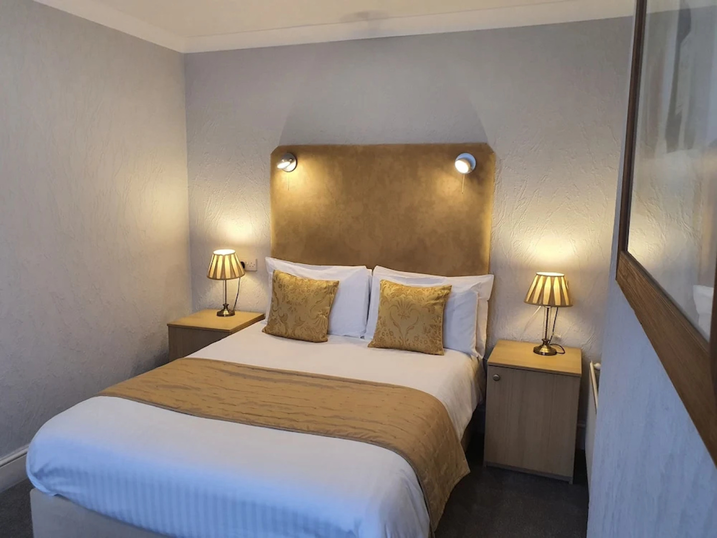 The Carre Arms Hotel