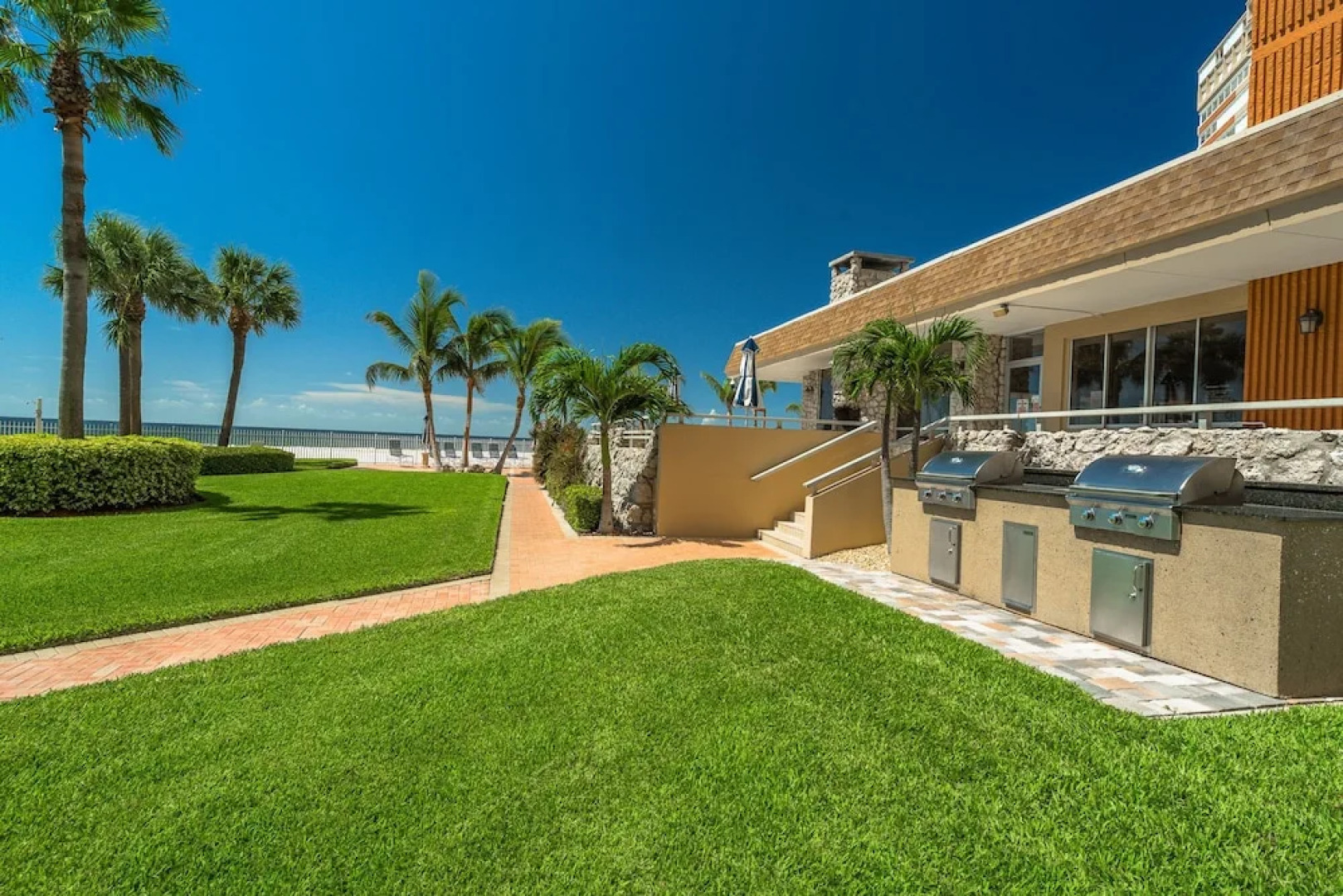 Redington Towers 406 by Vtrips