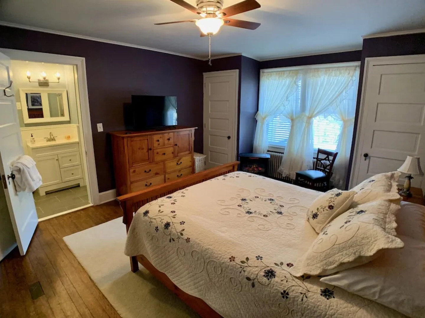 Treehouse Village Inn