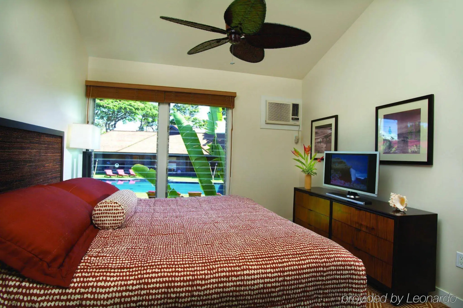 Aina Nalu Lahaina by Outrigger