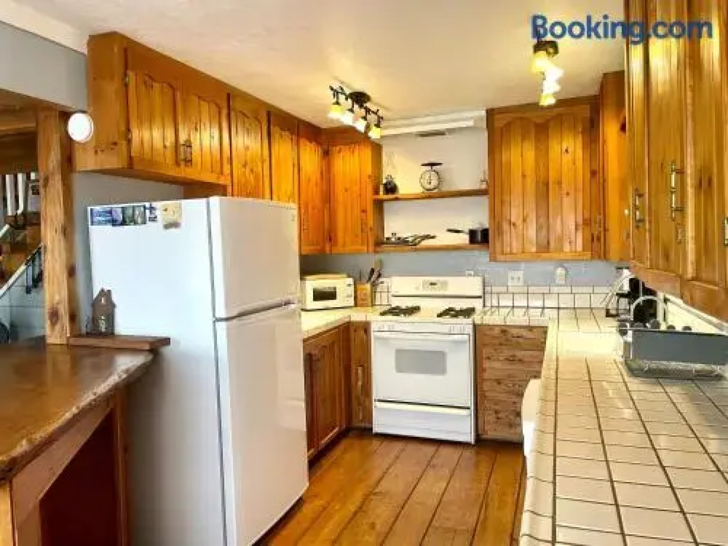 Sierra Mountain Lodge