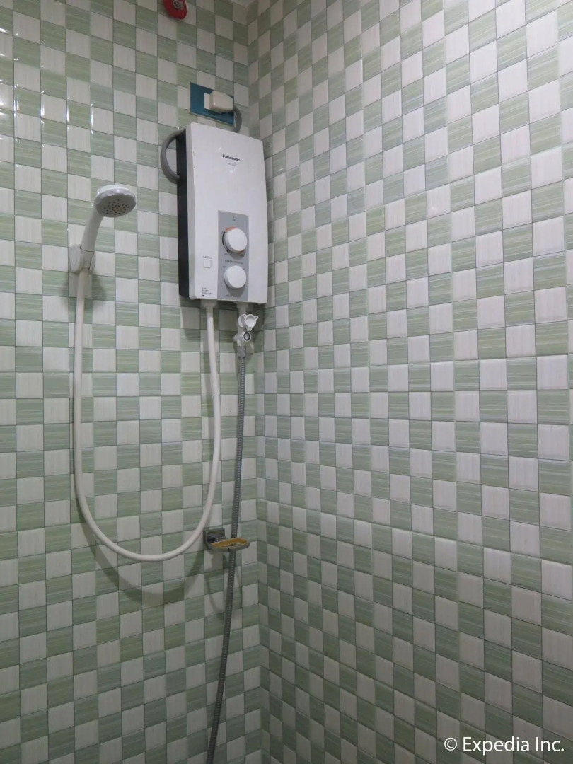 Royale House Hotel Davao powered by Cocotel