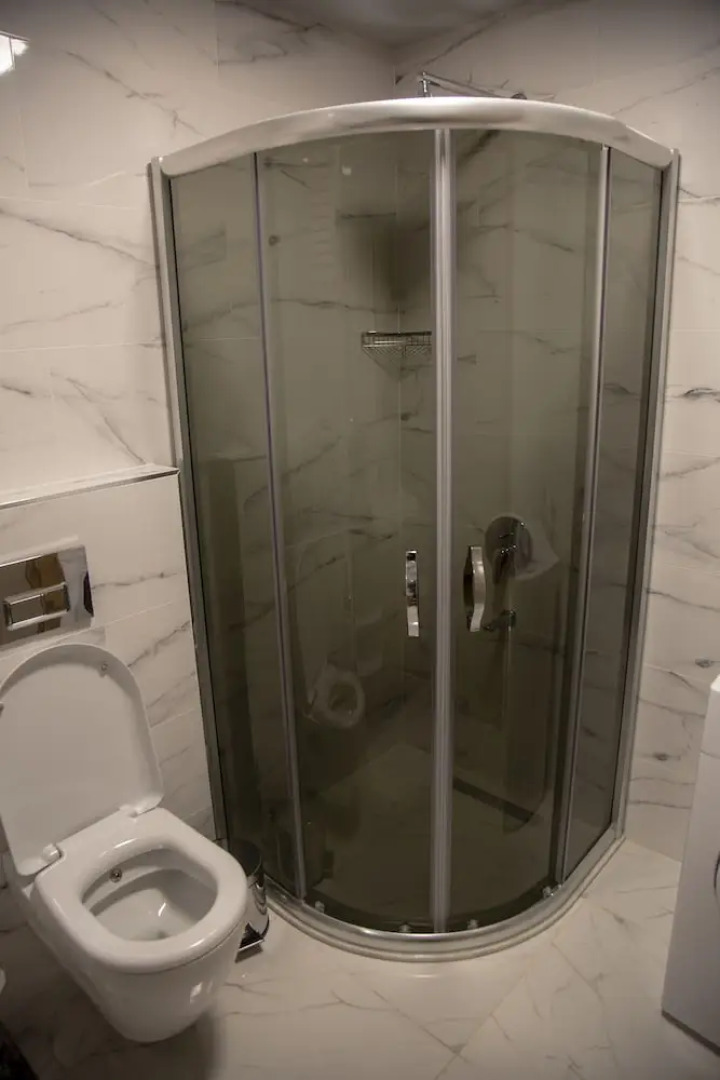 Golden World Suite Hotel