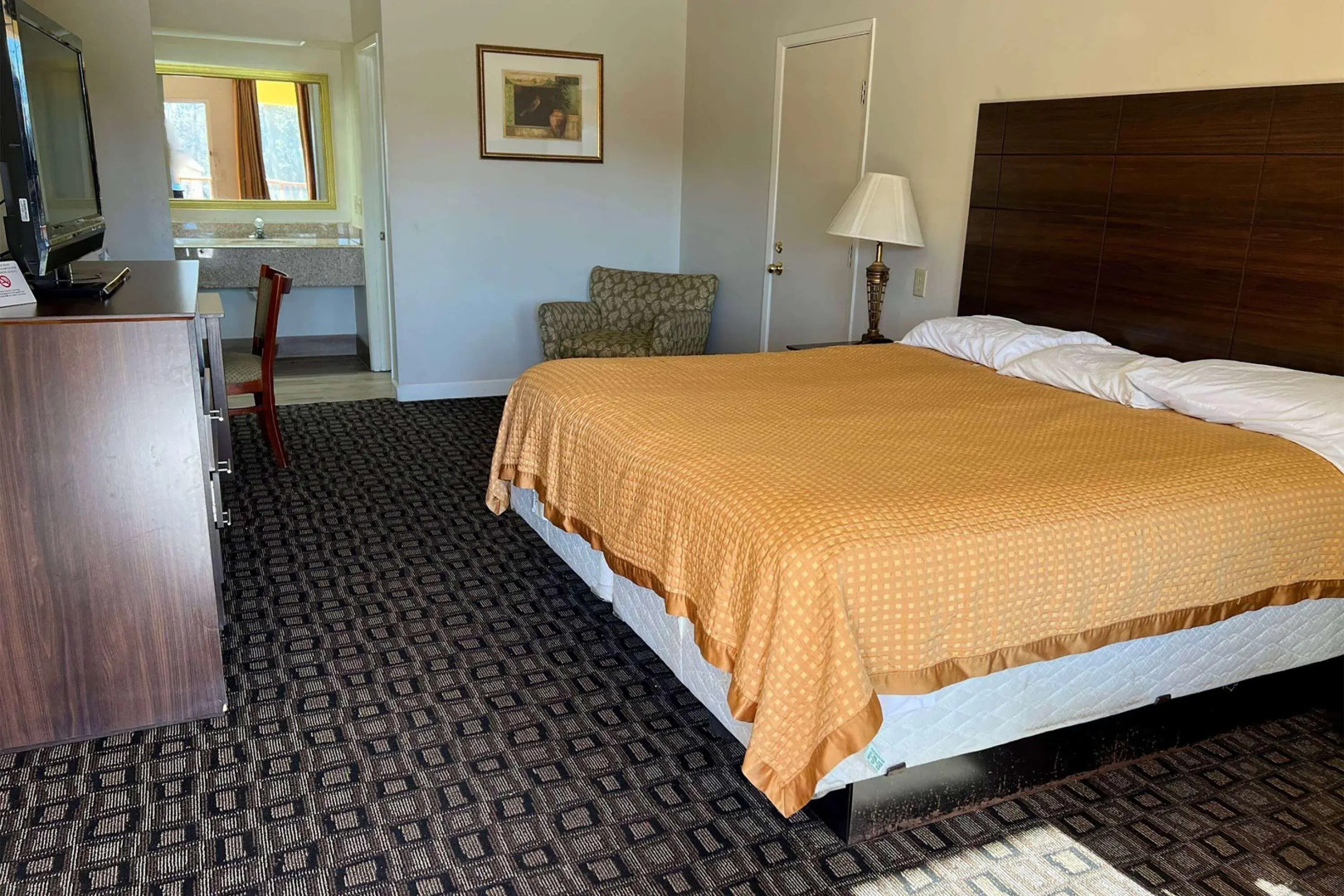 Days Inn & Suites by Wyndham Brewton