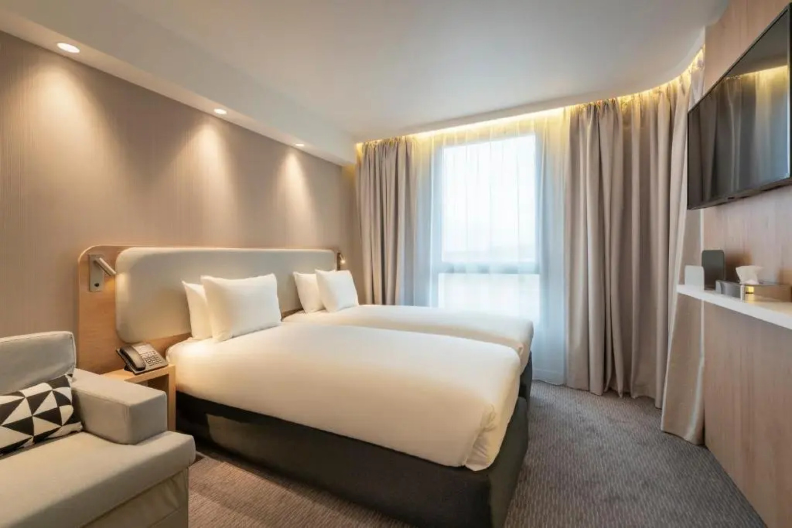 Holiday Inn Express Marne La Vallee Val D Europe