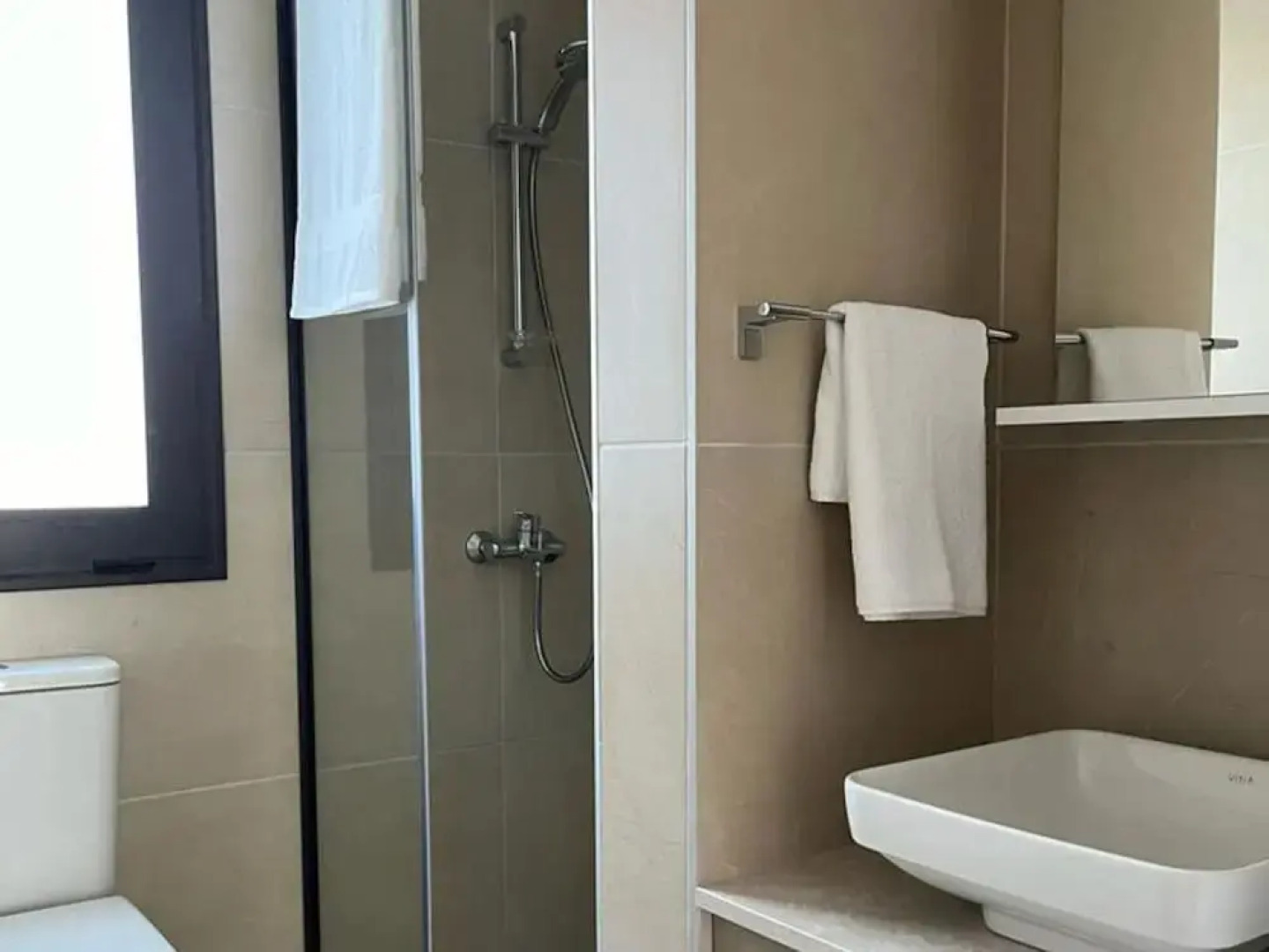 Lovely and Stylish Apartment With Calming Garden View