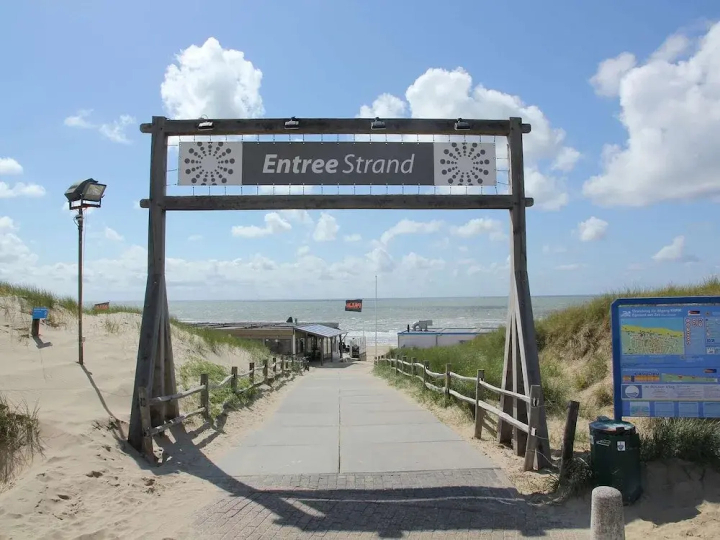 Welcoming Holiday Home in Heiloo with Sunlit Terrace