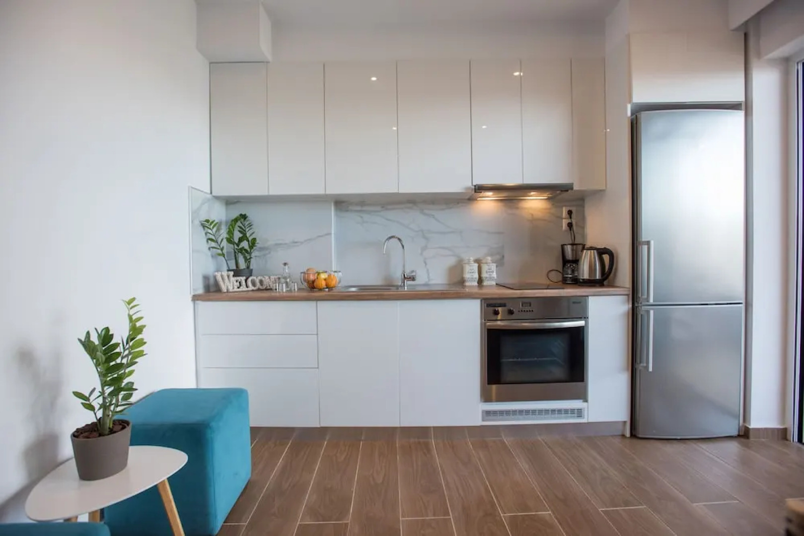 Relaxed Seaside Living, Tris Ekklisies - Sleeps 4