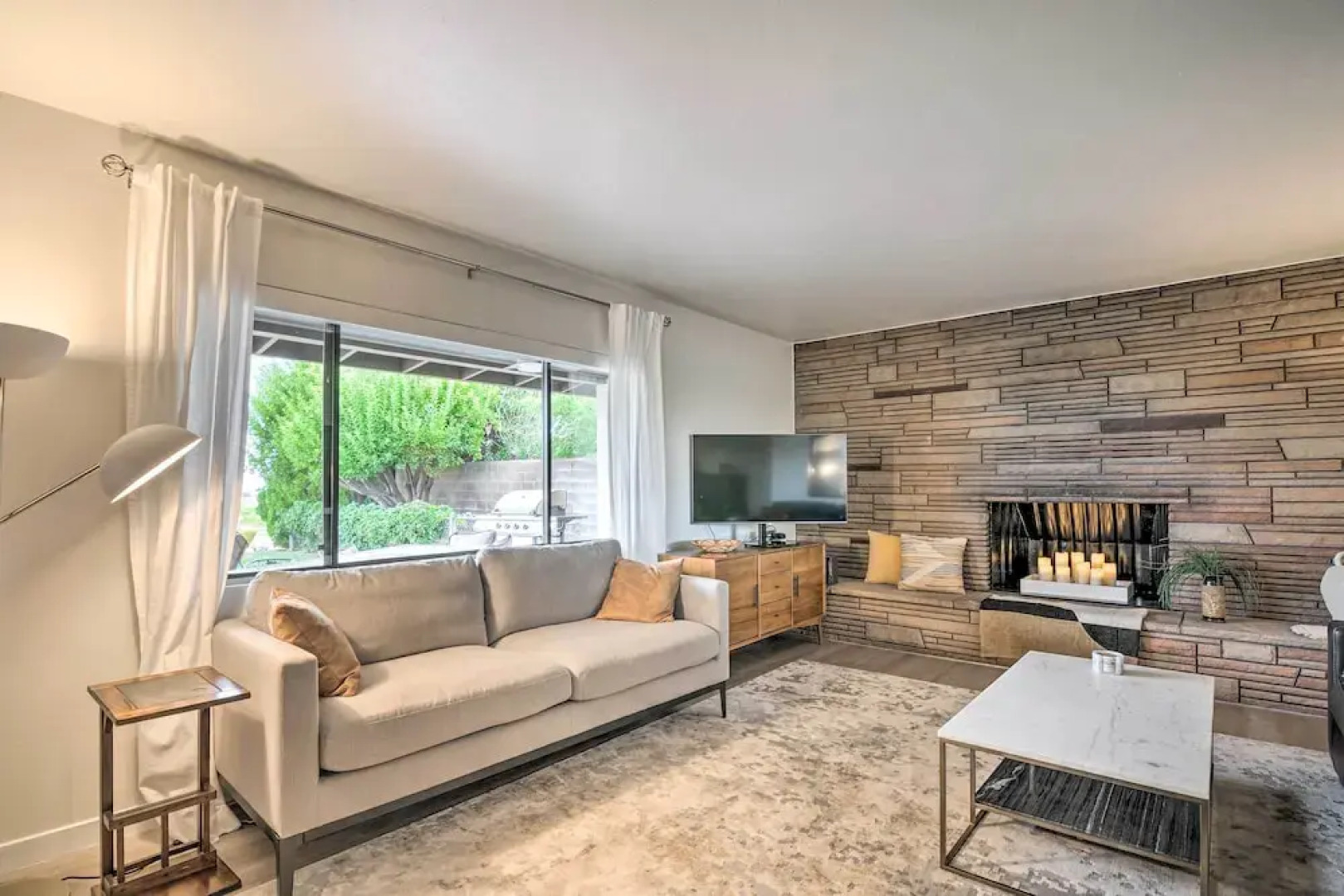 Lake Powell Views: Mid-century Home in Page