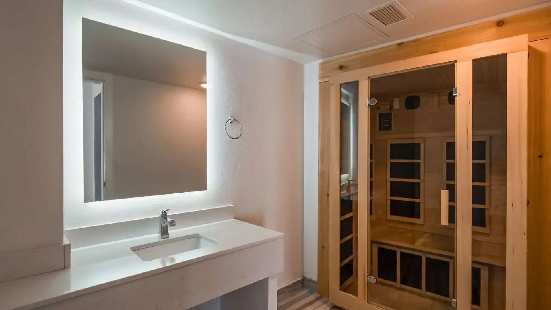 Plaza Hotel and Suites