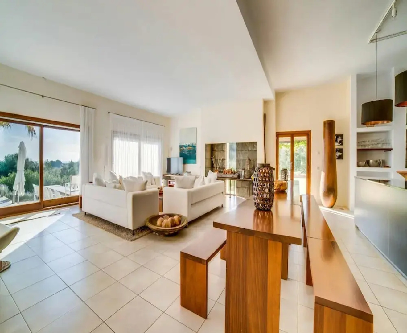 Spacious Villa With Infinity Pool