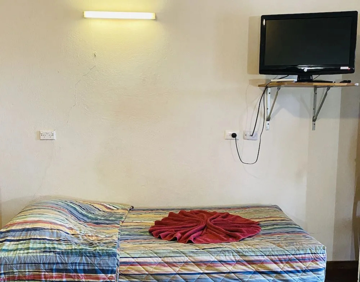 County Lodge Motor Inn