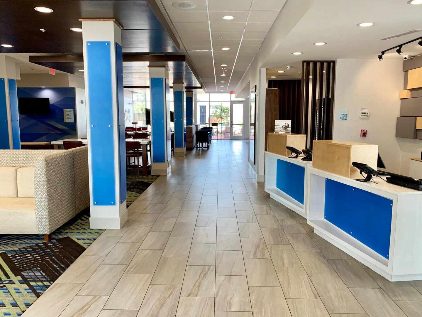 Holiday Inn Express & Suites Moore by IHG