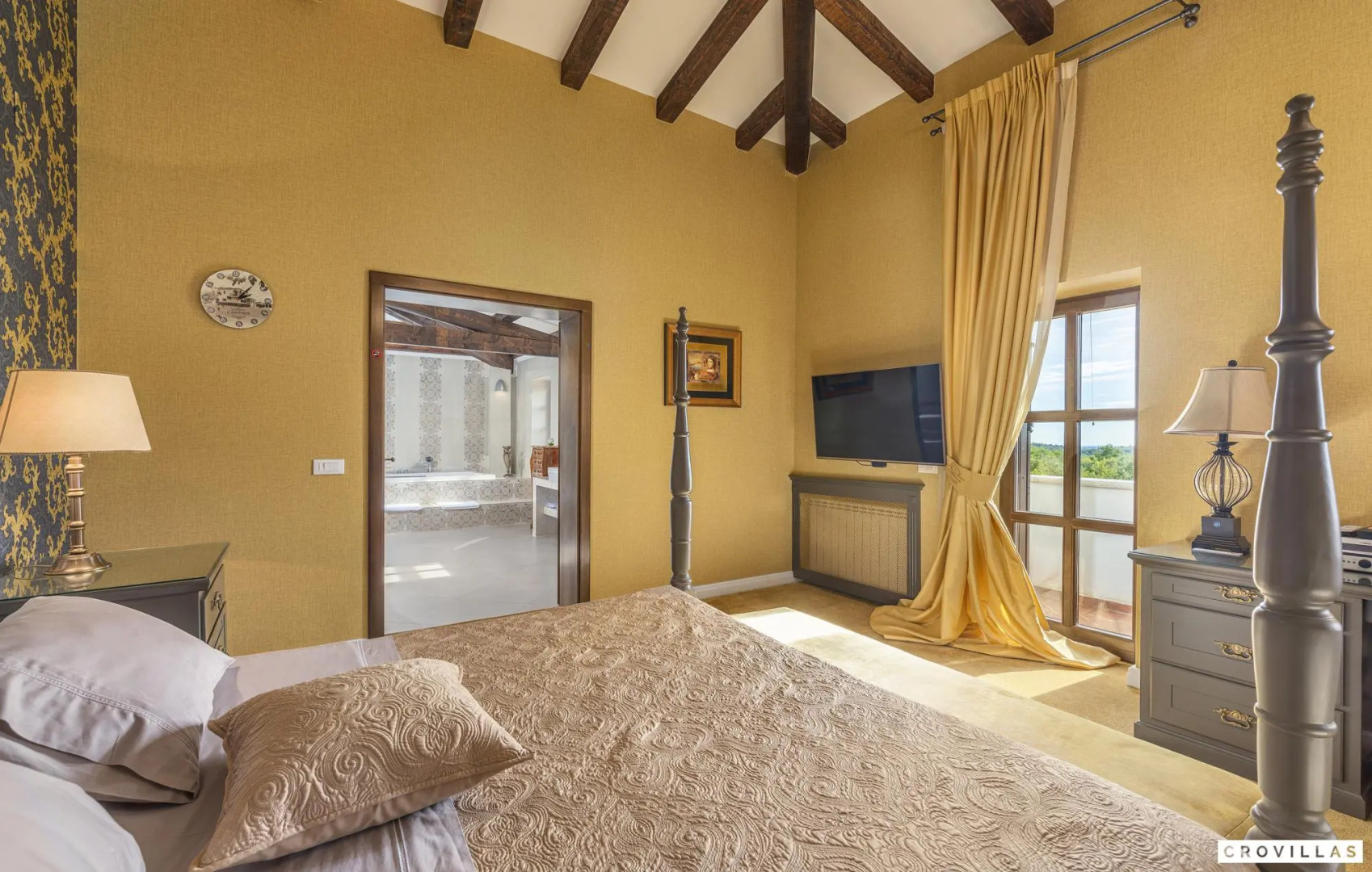 Carolus in Barat with 5 bedrooms and 5 bathrooms