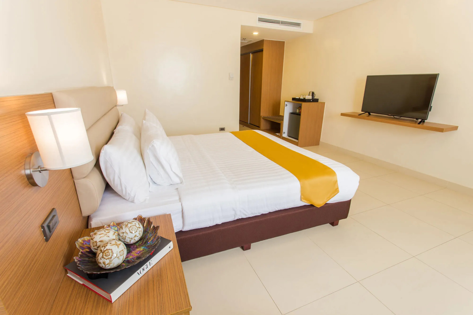 Royce Hotel & Casino